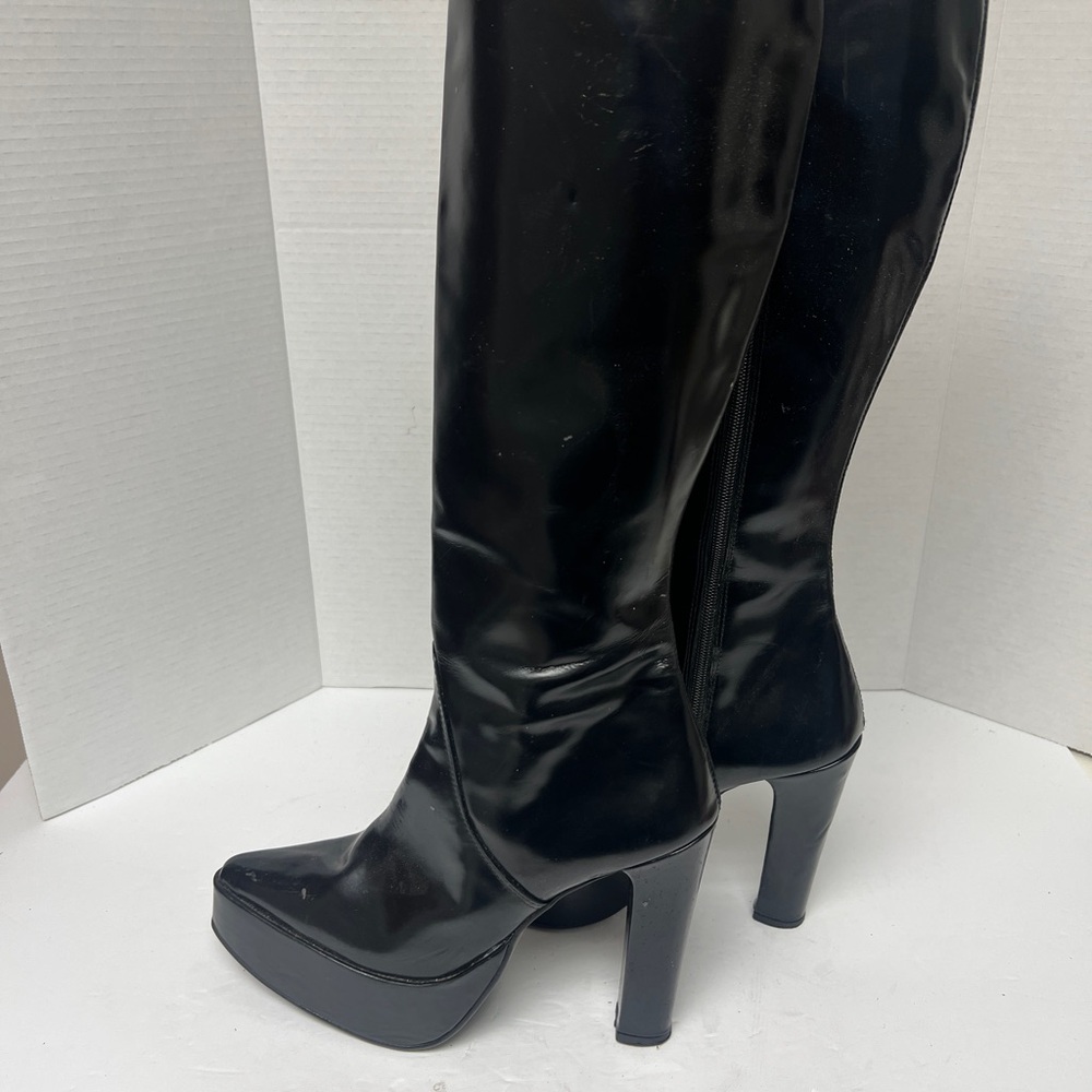 Elegant Black Heeled Women's Boots